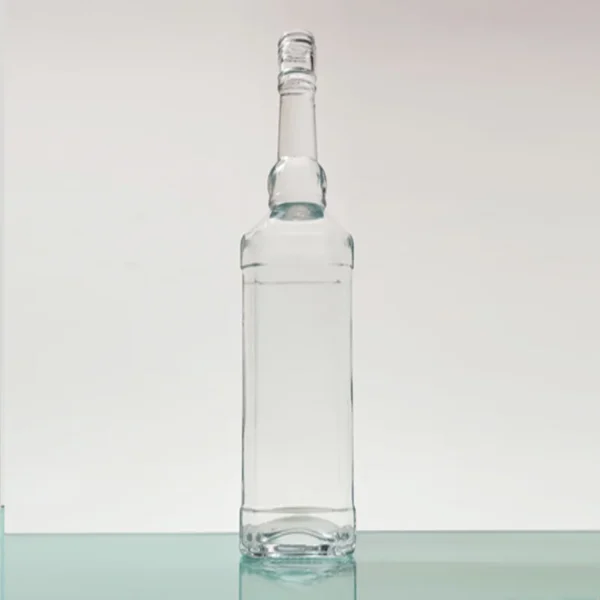 Distinctive 700ml Square Super Flint Glass Whiskey Bottles